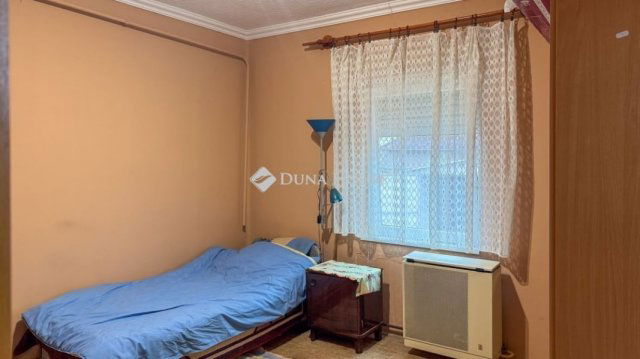 Eladó családi ház, Körömön 14 M Ft, 4 szobás