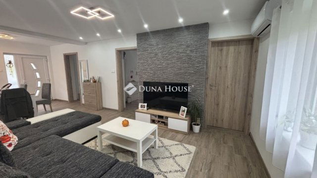 Eladó családi ház, Bakonybélben 85 M Ft, 4 szobás