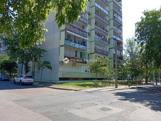 Eladó téglalakás, Budapesten, XX. kerületben 72 M Ft, 1+2 szobás