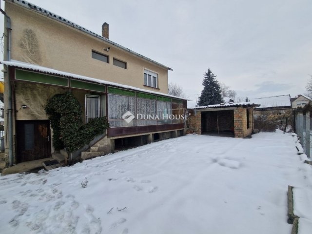 Eladó családi ház, Baján 48 M Ft, 4 szobás