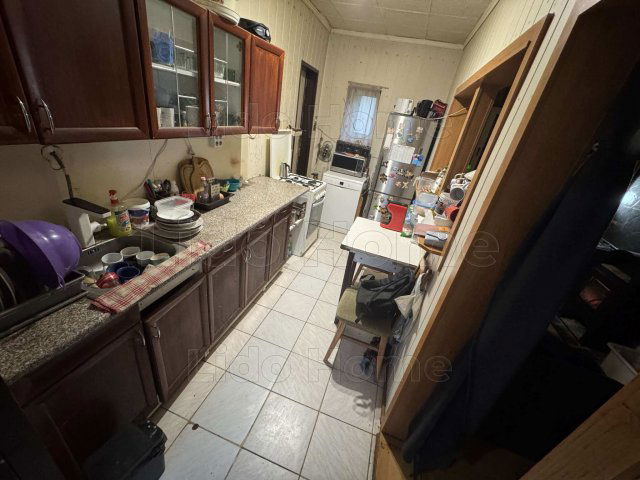 Eladó családi ház, Petriventén 7.4 M Ft, 2+1 szobás