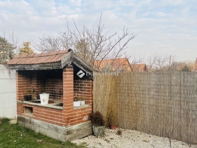 Eladó családi ház, Szigethalmon 64.9 M Ft, 4 szobás