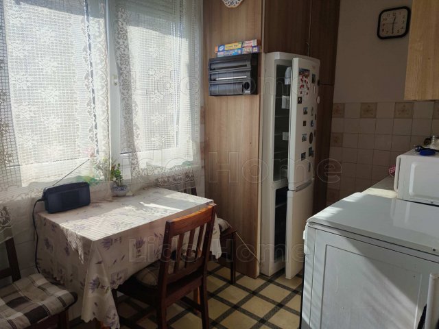 Eladó panellakás, Győrött 49.9 M Ft, 2 szobás