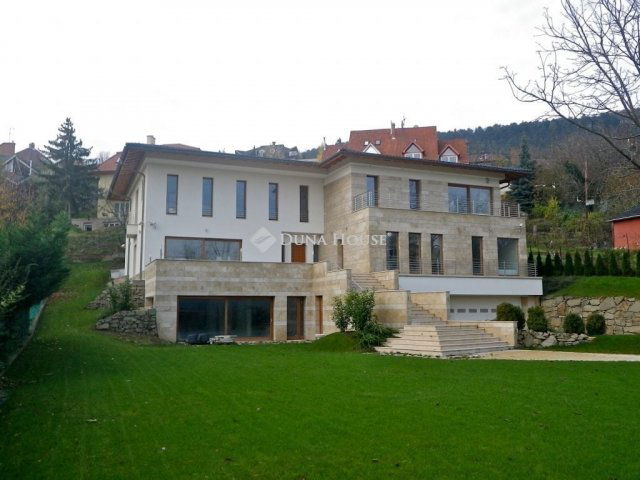 Eladó családi ház, Budapesten, III. kerületben 840.65 M Ft