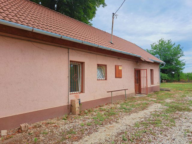 Eladó üzlethelyiség, Kislángon 19.9 M Ft, 2+1 szobás