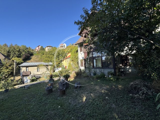 Eladó családi ház, Pécsett 135 M Ft, 4 szobás