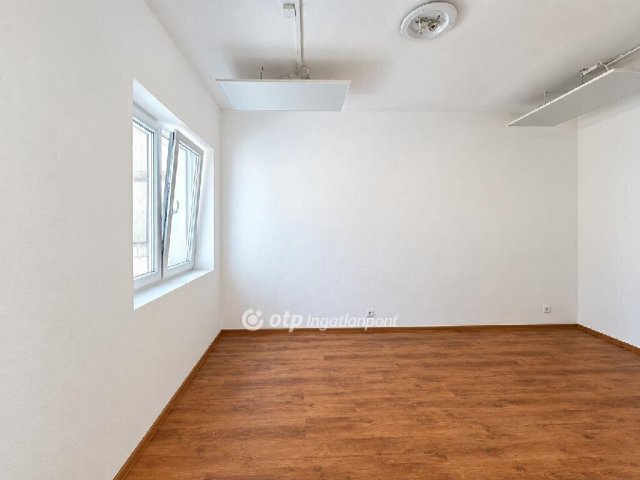 Eladó téglalakás, Budapesten, XV. kerületben 45 M Ft, 2 szobás