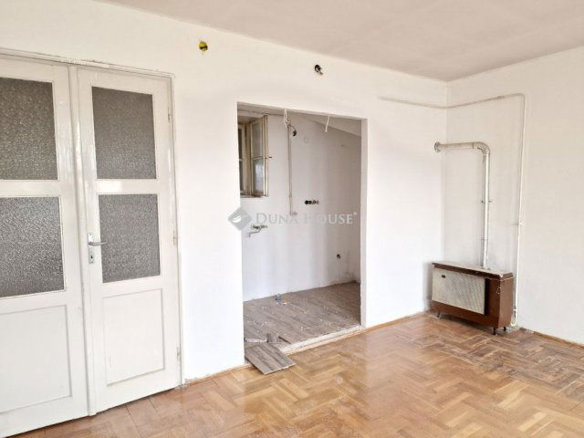Eladó téglalakás, Székesfehérvárott 34.9 M Ft, 2 szobás