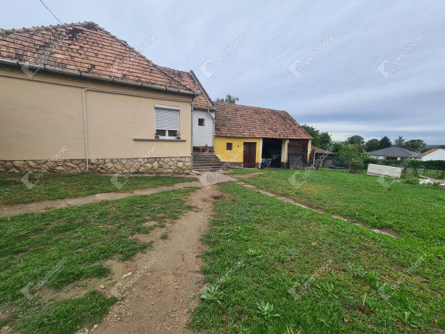 Eladó családi ház, Győrújbaráton 55 M Ft, 3 szobás