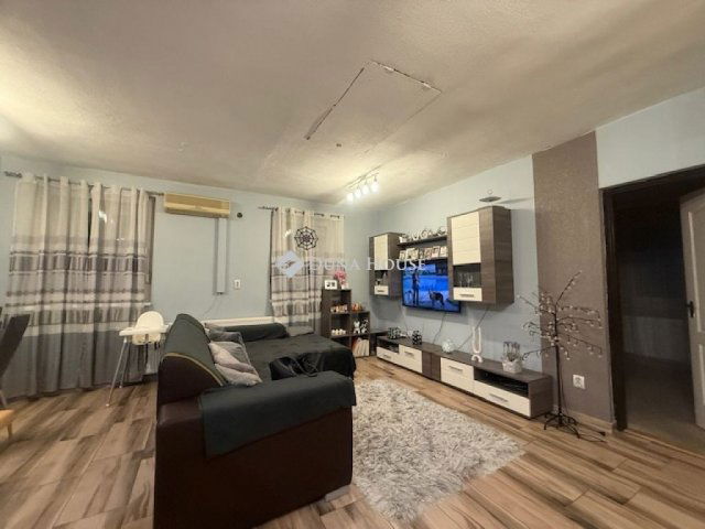 Eladó téglalakás, Vecsésen, Miklós utcában 46.5 M Ft, 4 szobás