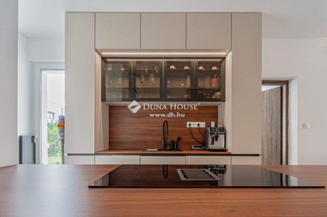 Eladó ikerház, Budapesten, XVIII. kerületben 249 M Ft, 4 szobás