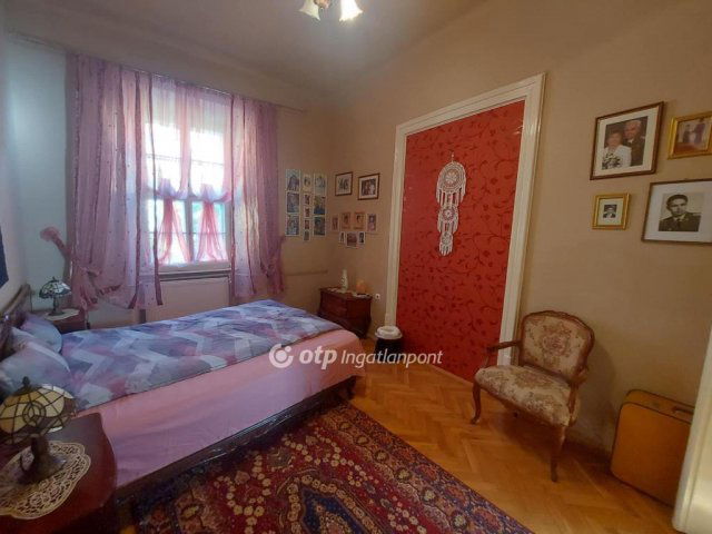 Eladó téglalakás, Pécsett 91 M Ft, 2+1 szobás