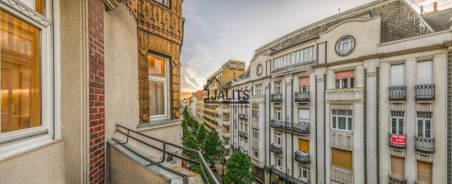 Kiadó téglalakás, albérlet, V. kerületben, Október 6. utcában