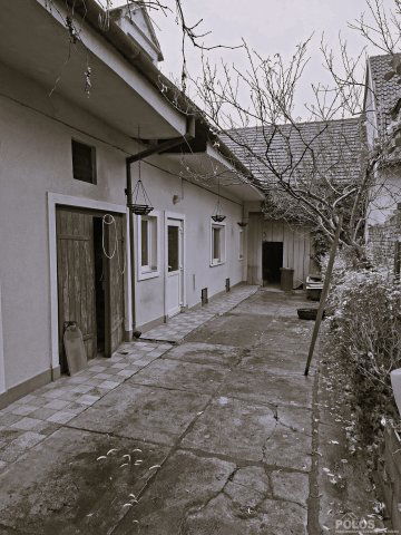 Eladó családi ház, Udvaron 81.9 M Ft, 2 szobás