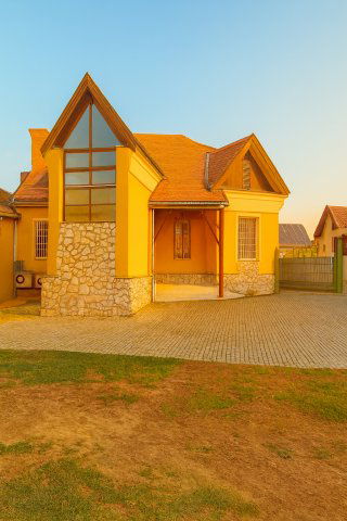 Eladó hotel, Villányban 130 M Ft, 6 szobás / költözzbe.hu