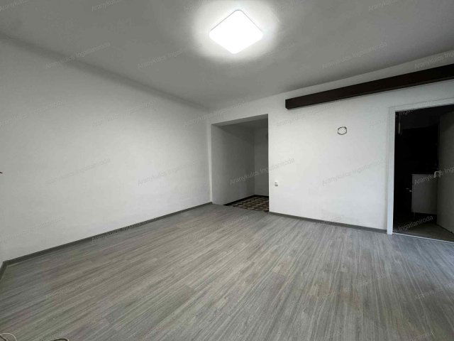 Eladó téglalakás, Gyulán 39.99 M Ft, 2 szobás