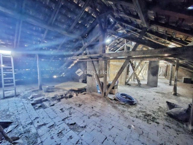 Eladó téglalakás, Budapesten, XI. kerületben 74 M Ft, 1 szobás