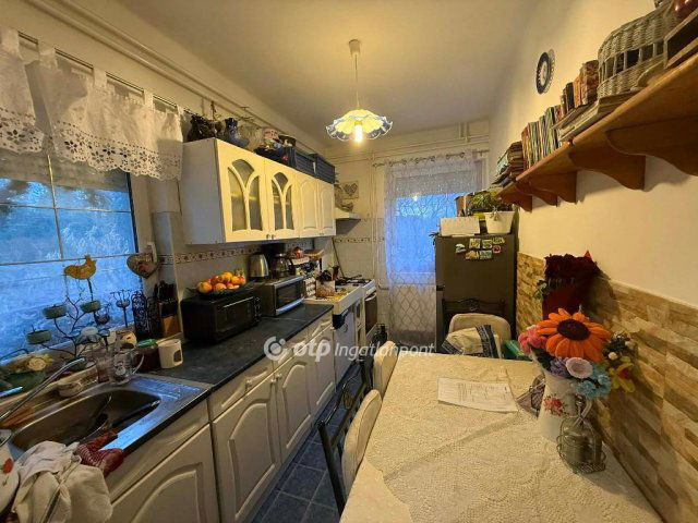 Eladó családi ház, Debrecenben 36.5 M Ft, 1 szobás