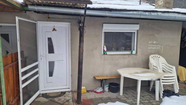 Eladó sorház, Annavölgyben 27 M Ft, 1 szobás