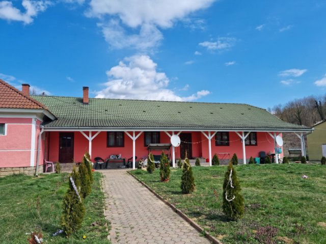 Eladó családi ház, Komlón 85 M Ft, 2+4 szobás
