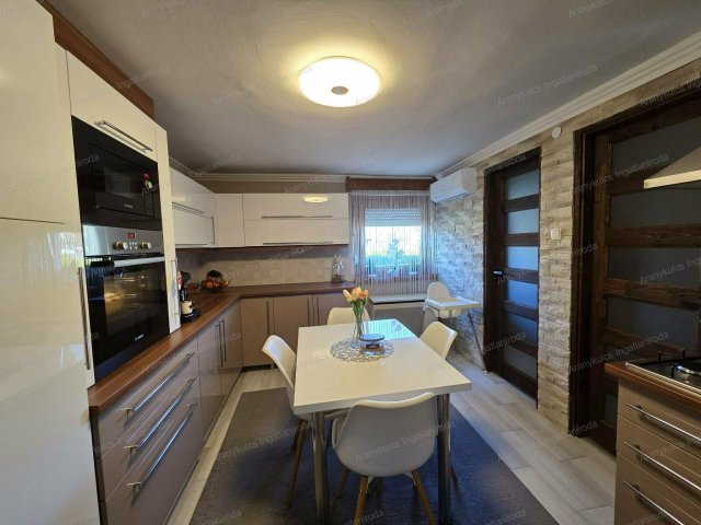 Eladó családi ház, Eleken 37.49 M Ft, 2 szobás