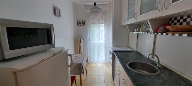 Kiadó panellakás, albérlet, Pécsett 150 E Ft / hó, 2 szobás