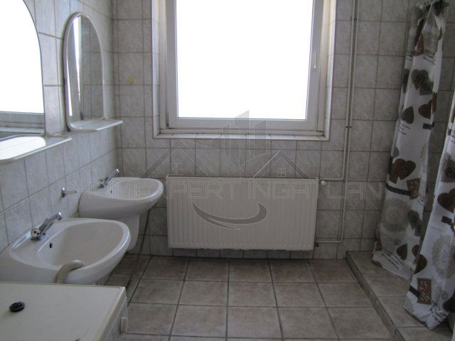 Kiadó iroda, Győrött 400 E Ft / hó, 4 szobás