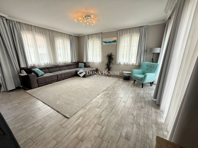 Eladó családi ház, Székesfehérvárott 165 M Ft, 6 szobás