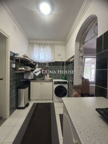 Eladó családi ház, Vecsésen 69.9 M Ft, 2 szobás