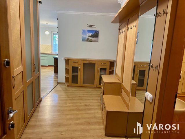 Kiadó téglalakás, albérlet, Debrecenben 650 E Ft / hó, 4 szobás