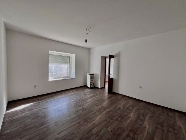 Eladó családi ház, Bólyban, József Attila utcában 28 M Ft