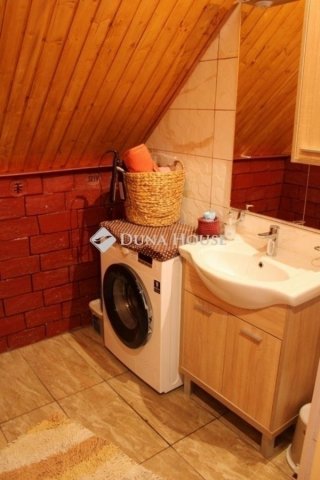 Eladó ikerház, Budapesten, XVI. kerületben 179.9 M Ft, 7 szobás