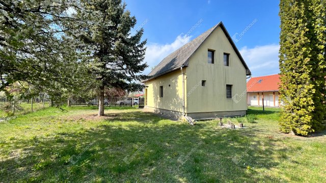 Eladó nyaraló, Mezőcsáton 17.99 M Ft, 3 szobás