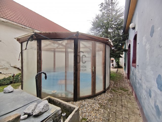 Eladó családi ház, Véménden 50.05 M Ft, 5 szobás