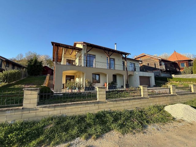 Eladó családi ház, Pilisszentkereszten 289 M Ft, 5 szobás