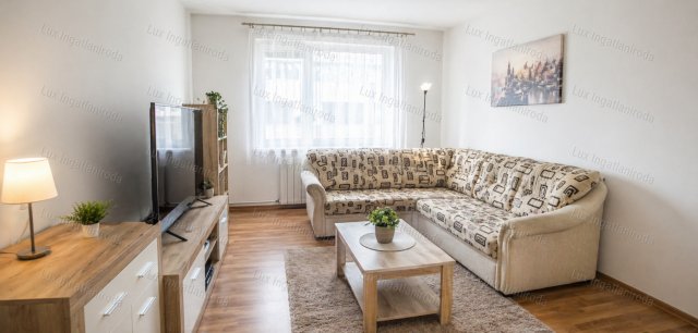 Eladó panellakás, Oroszlányban 33.99 M Ft, 2 szobás