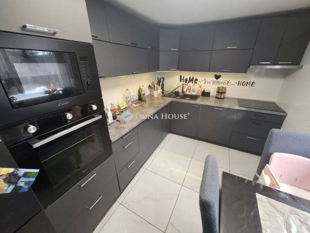 Eladó családi ház, Kiskunfélegyházán 48.5 M Ft, 3 szobás