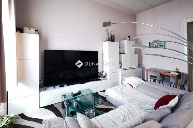 Eladó téglalakás, Budapesten, VIII. kerületben 73.9 M Ft