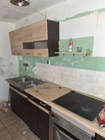 Eladó családi ház, Szentpéterúron 8.9 M Ft, 1 szobás