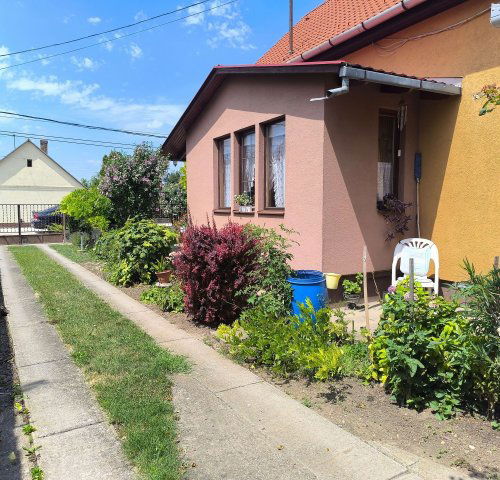 Eladó családi ház, Ercsiben 47 M Ft, 3 szobás