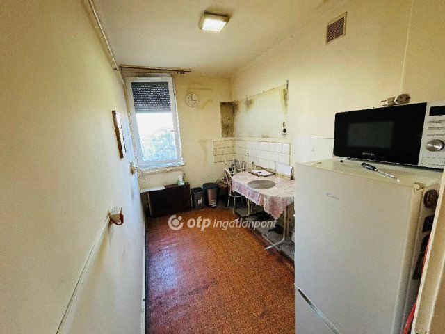 Eladó panellakás, Debrecenben 49.5 M Ft, 2+1 szobás