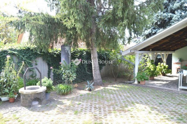 Eladó családi ház, Debrecenben 169 M Ft, 9 szobás