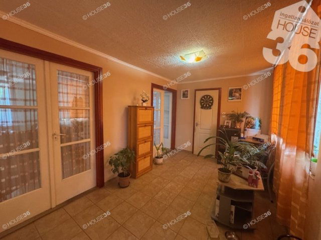Eladó családi ház, Kiskunfélegyházán 33.99 M Ft, 3 szobás