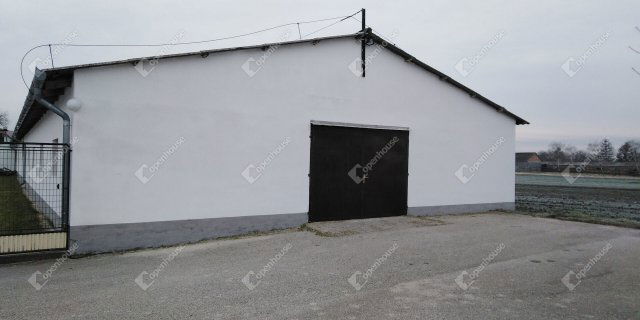 Kiadó ipari ingatlan, Komáromban 300 E Ft / hó