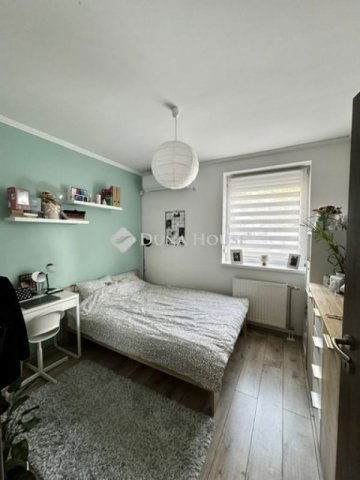 Eladó téglalakás, Pécsett 89.9 M Ft, 3 szobás