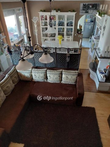 Eladó családi ház, Nyíregyházán 90 M Ft, 5 szobás