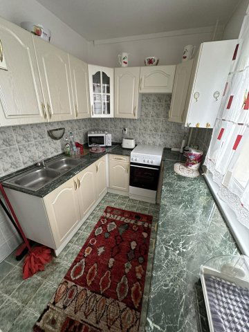 Eladó panellakás, Várpalotán, Árpád utcában 56.9 M Ft