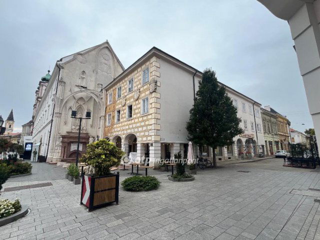 Eladó üzlethelyiség, Székesfehérvárott 115 M Ft