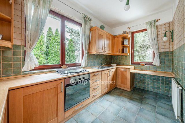 Eladó családi ház, Budaörsön 249 M Ft, 4 szobás
