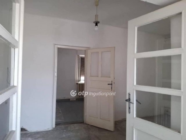 Eladó családi ház, Biharkeresztesen 26 M Ft, 1+2 szobás